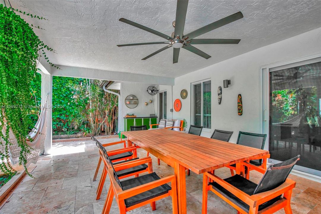 Active With Contract: $895,000 (4 beds, 2 baths, 2120 Square Feet)