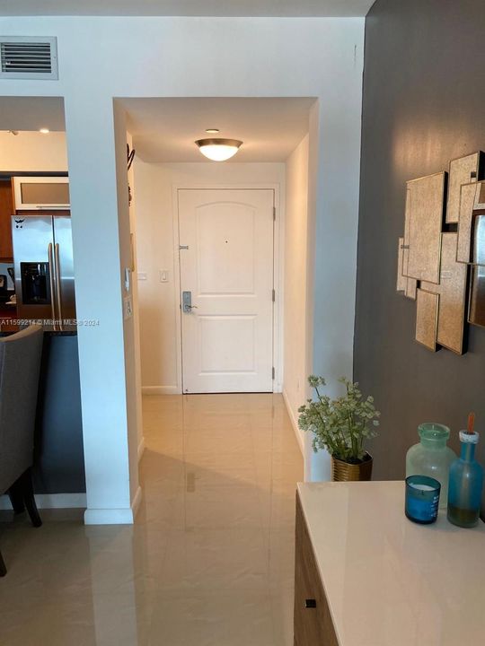 Recently Rented: $2,500 (1 beds, 1 baths, 816 Square Feet)