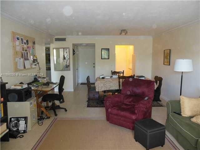 Recently Rented: $2,200 (1 beds, 1 baths, 898 Square Feet)