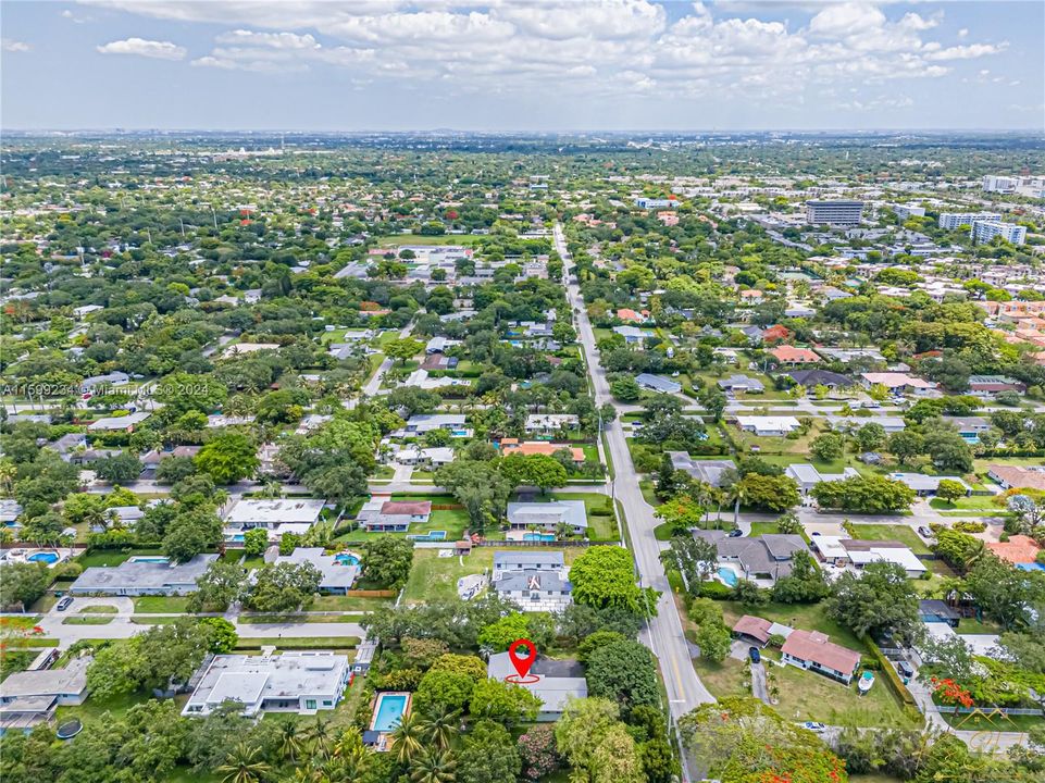 For Sale: $1,600,000 (4 beds, 2 baths, 1792 Square Feet)