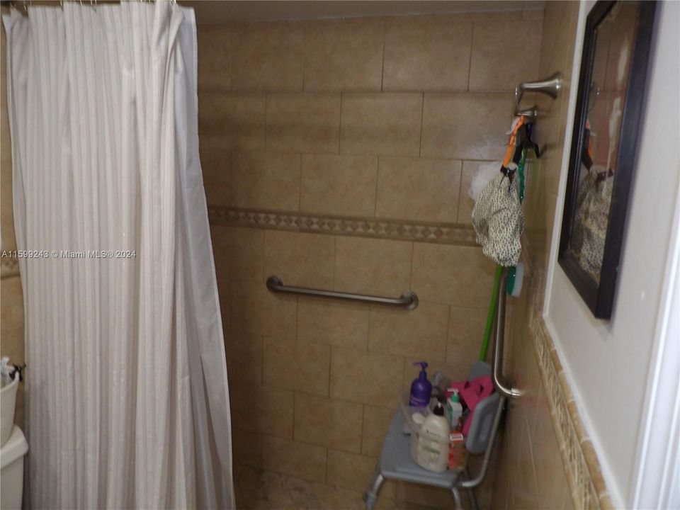 Activo con contrato: $279,999 (2 camas, 2 baños, 1030 Pies cuadrados)