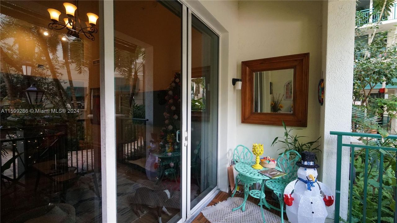 Vendido Recientemente: $399,500 (2 camas, 2 baños, 1144 Pies cuadrados)