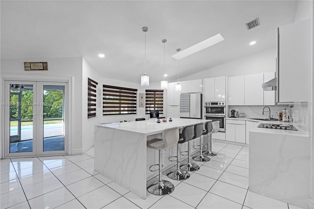 Brand New Remodeled Kitchen.