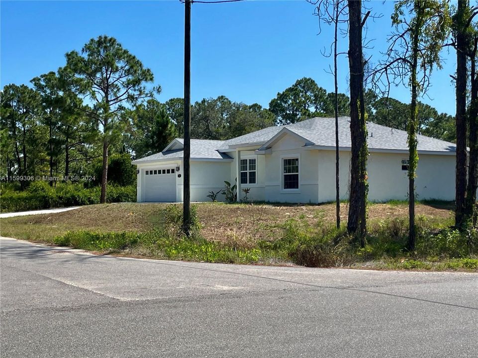 For Sale: $330,000 (3 beds, 2 baths, 1646 Square Feet)