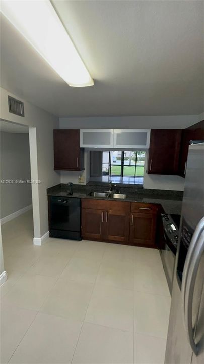 Recently Rented: $2,550 (2 beds, 2 baths, 1205 Square Feet)