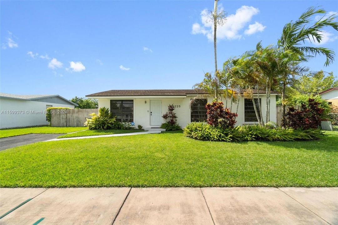 Active With Contract: $499,000 (3 beds, 2 baths, 1150 Square Feet)