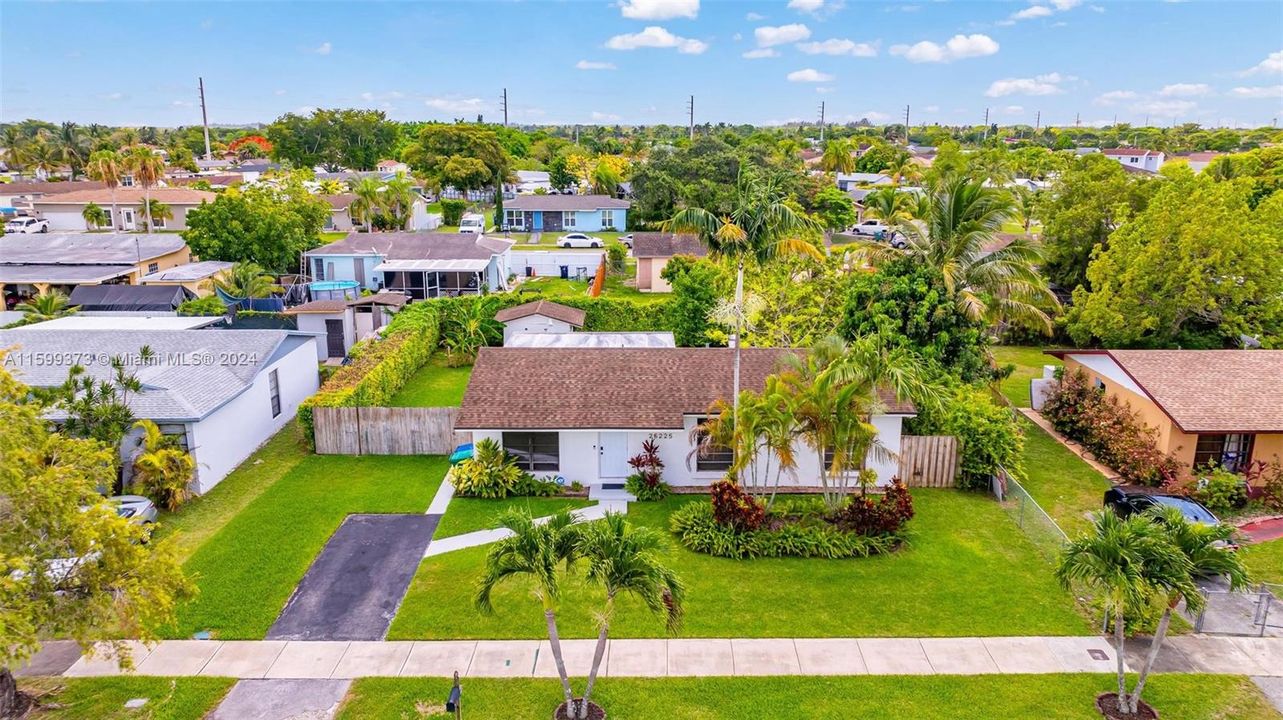 Active With Contract: $499,000 (3 beds, 2 baths, 1150 Square Feet)