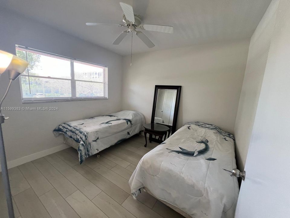 For Sale: $195,000 (2 beds, 2 baths, 831 Square Feet)