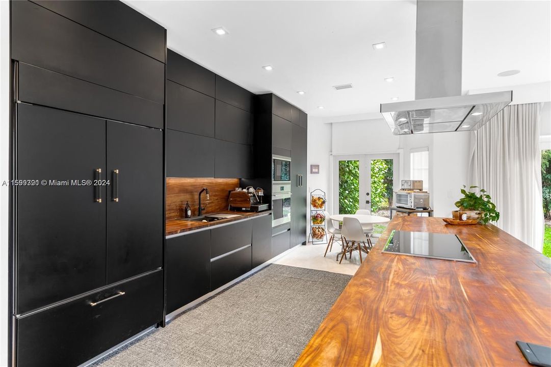 Active With Contract: $1,490,000 (4 beds, 2 baths, 2596 Square Feet)