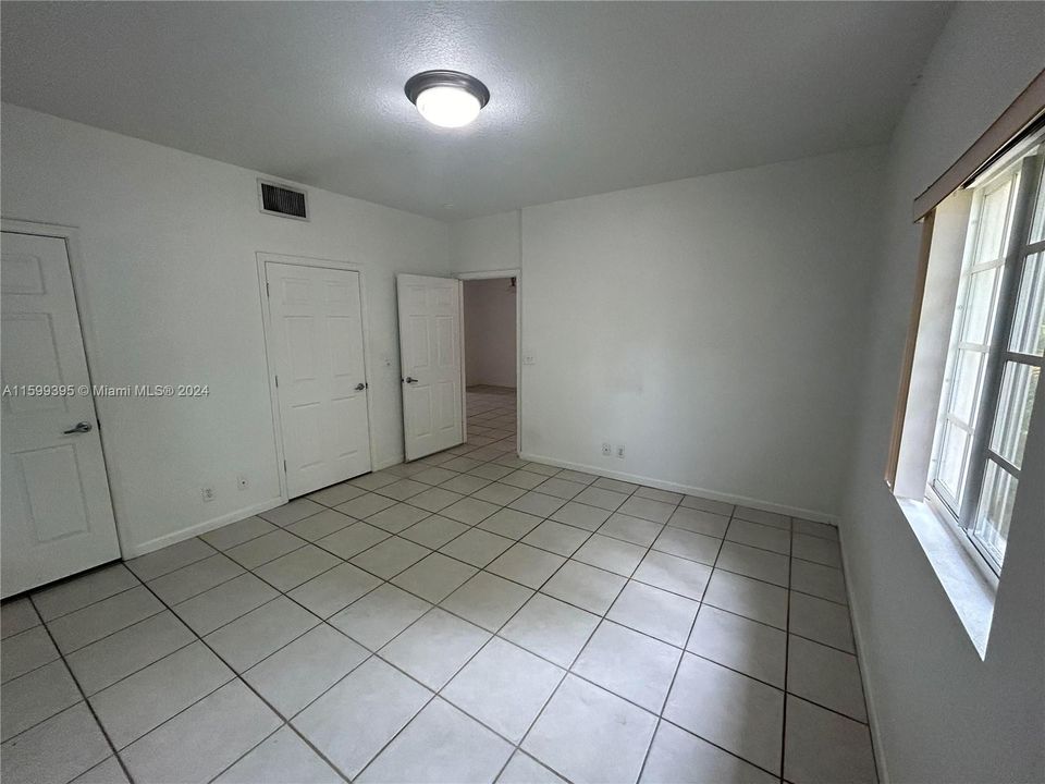 Active With Contract: $2,200 (2 beds, 2 baths, 1080 Square Feet)