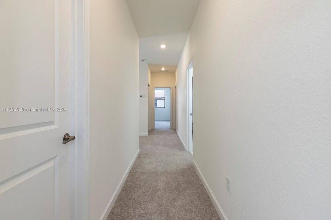 最近租的: $4,500 (4 贝兹, 3 浴室, 3139 平方英尺)