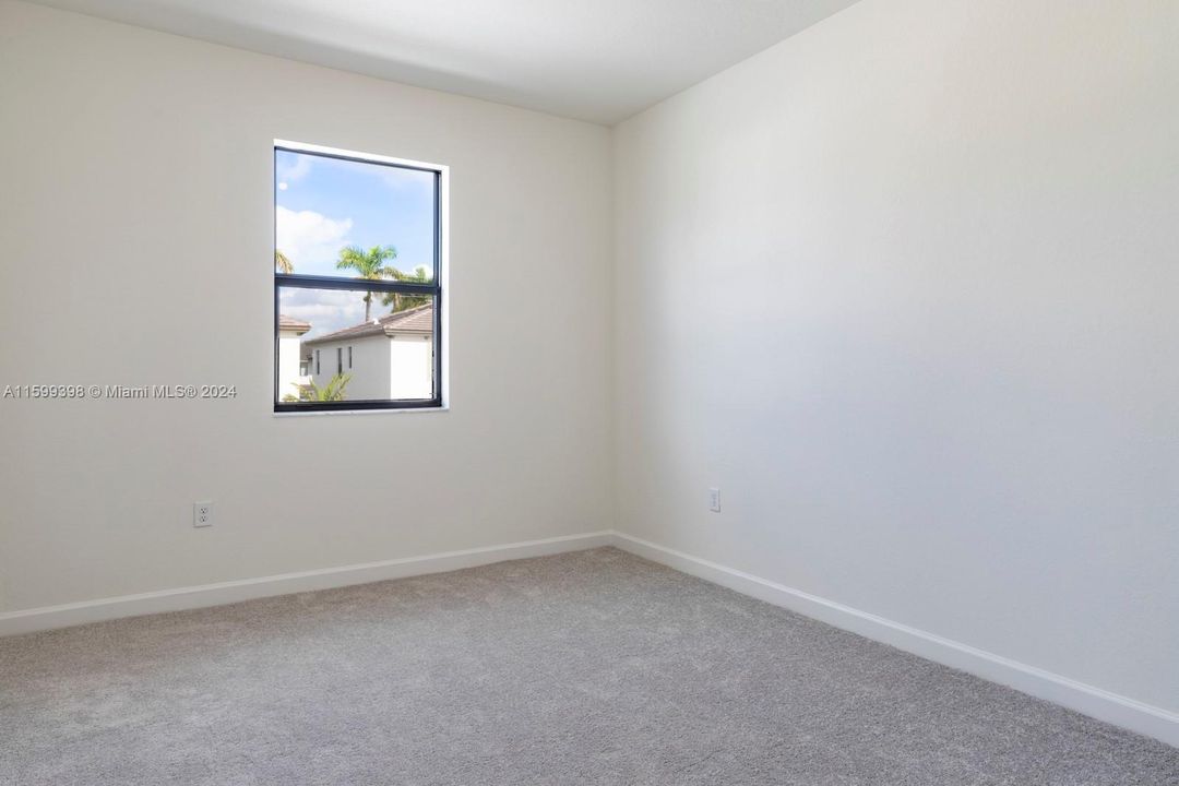 最近租的: $4,500 (4 贝兹, 3 浴室, 3139 平方英尺)