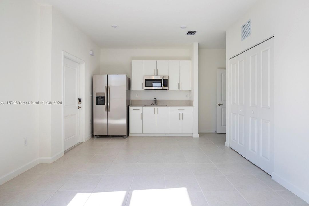 最近租的: $4,500 (4 贝兹, 3 浴室, 3139 平方英尺)