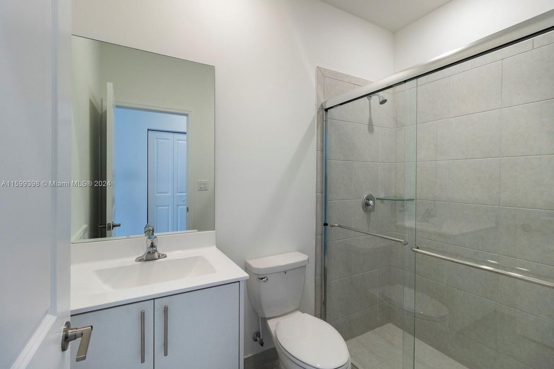 最近租的: $4,500 (4 贝兹, 3 浴室, 3139 平方英尺)