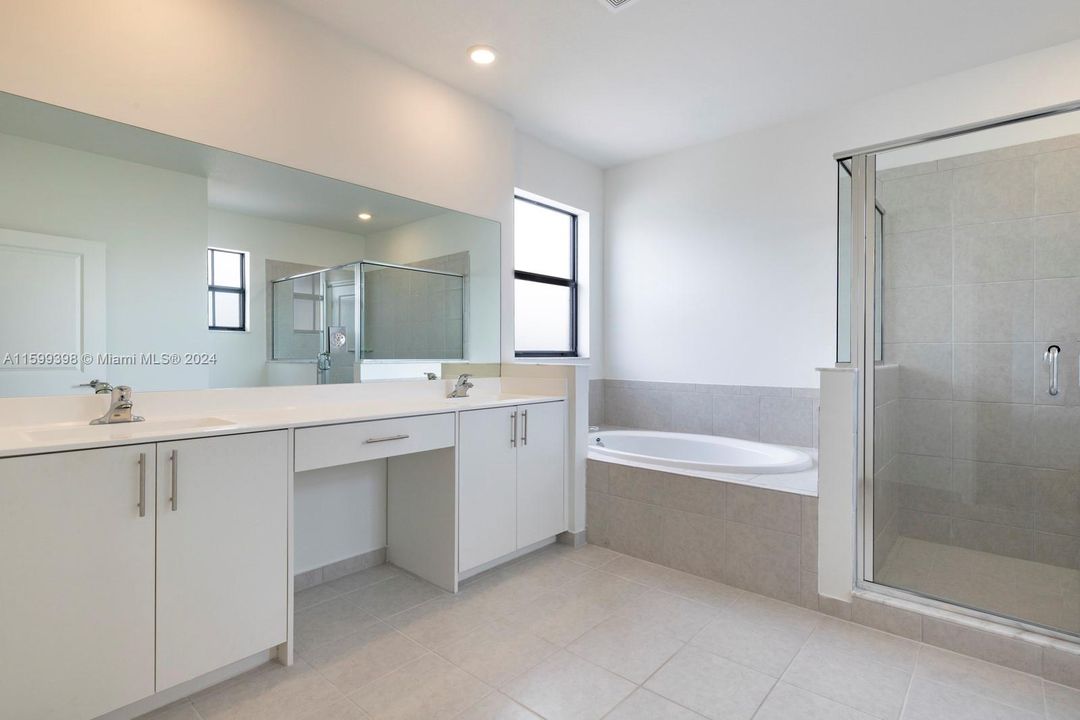 最近租的: $4,500 (4 贝兹, 3 浴室, 3139 平方英尺)