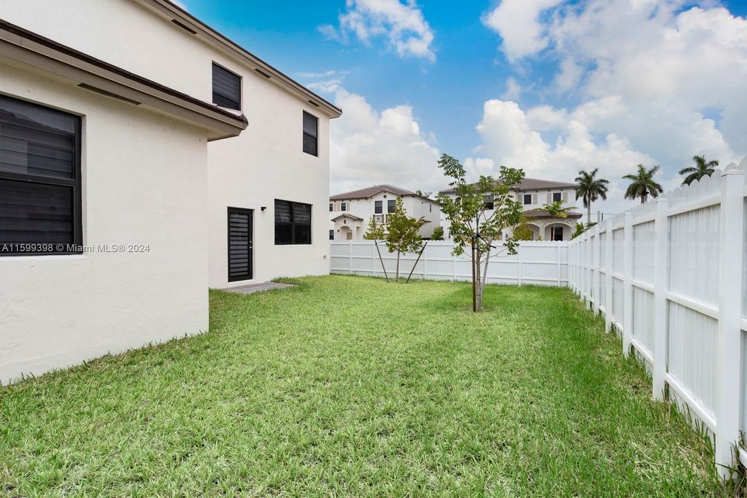 最近租的: $4,500 (4 贝兹, 3 浴室, 3139 平方英尺)