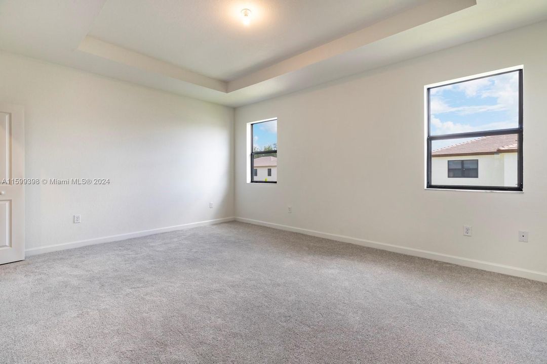 最近租的: $4,500 (4 贝兹, 3 浴室, 3139 平方英尺)