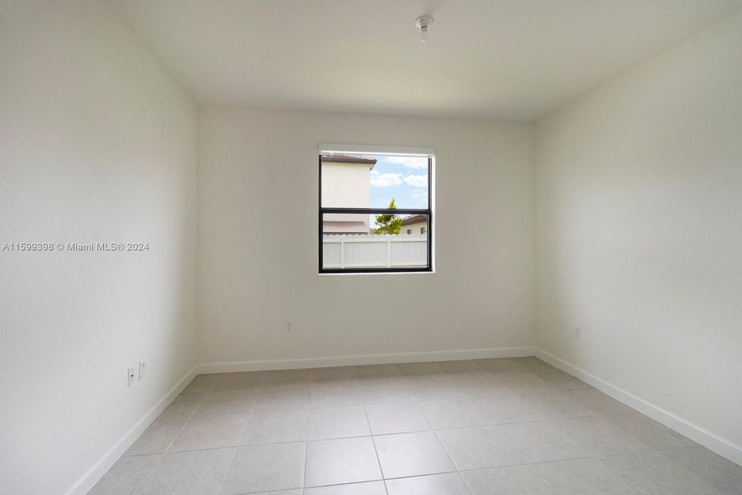 最近租的: $4,500 (4 贝兹, 3 浴室, 3139 平方英尺)