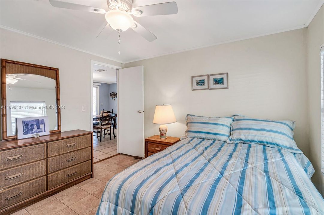 For Sale: $438,000 (2 beds, 2 baths, 1316 Square Feet)