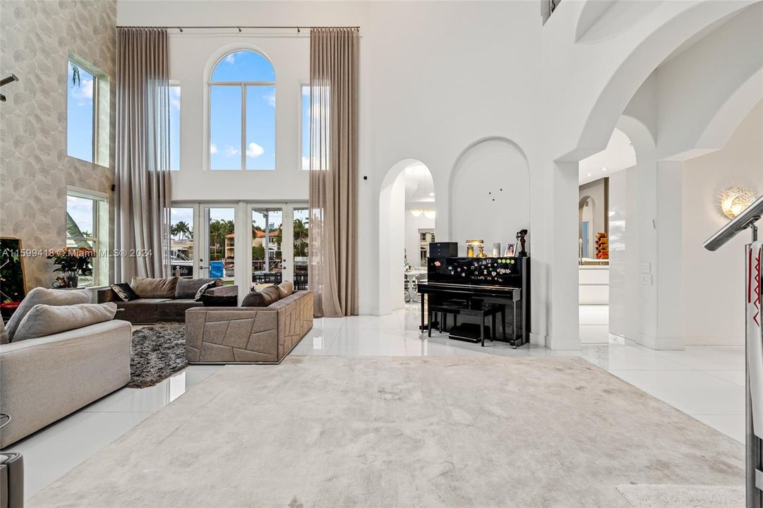 For Sale: $6,890,000 (4 beds, 4 baths, 4868 Square Feet)