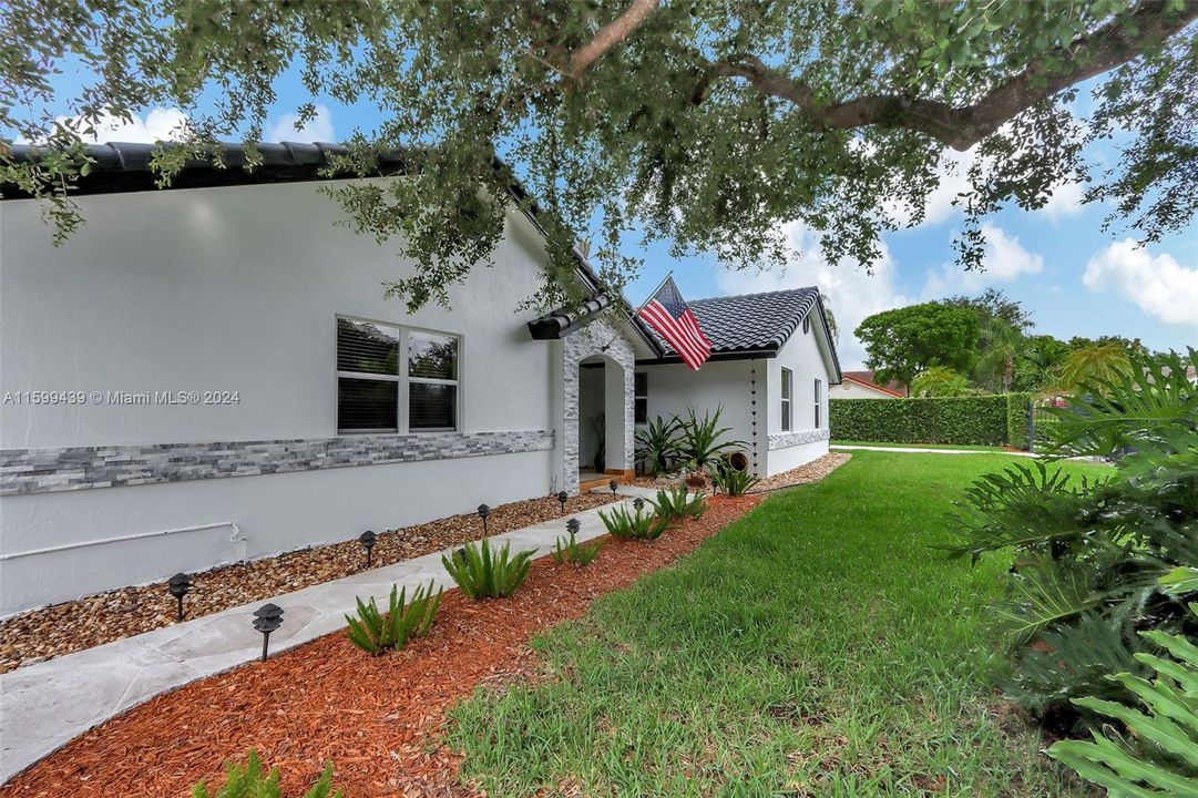 Active With Contract: $945,000 (4 beds, 2 baths, 2177 Square Feet)