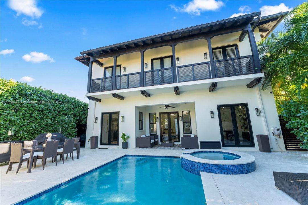 Active With Contract: $3,045,000 (4 beds, 3 baths, 2590 Square Feet)