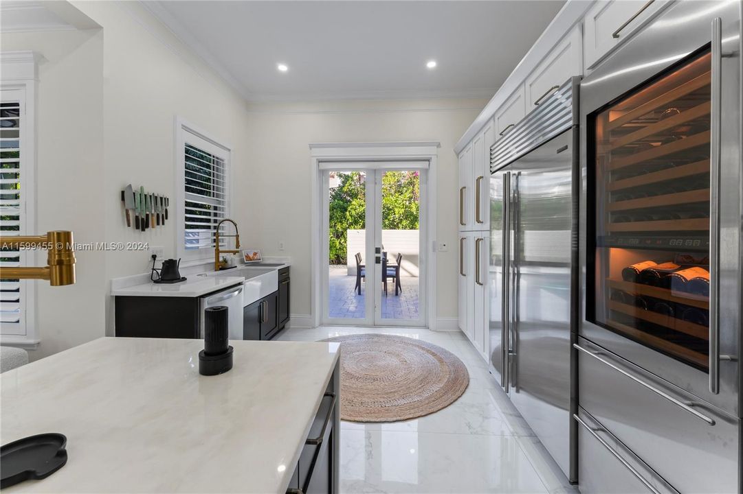 Active With Contract: $3,045,000 (4 beds, 3 baths, 2590 Square Feet)