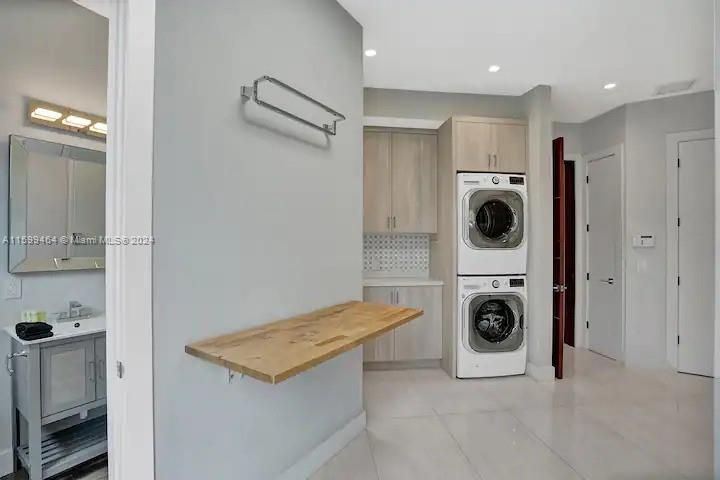 В аренду: $20,995 (8 спален, 6 ванн, 6588 Квадратных фут)