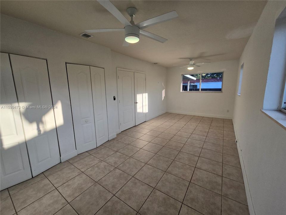 Active With Contract: $2,950 (3 beds, 1 baths, 1174 Square Feet)