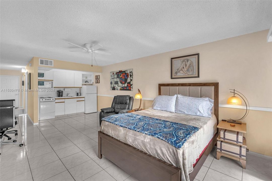 For Sale: $147,500 (1 beds, 1 baths, 514 Square Feet)