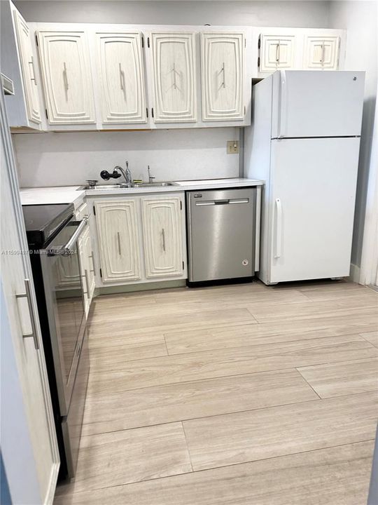 Recently Rented: $1,800 (1 beds, 1 baths, 741 Square Feet)