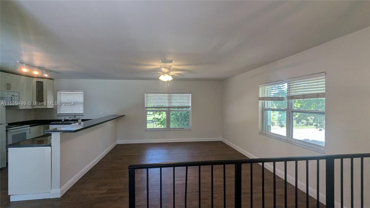 Active With Contract: $3,300 (3 beds, 3 baths, 6061 Square Feet)