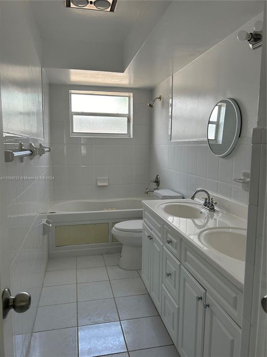 Recently Rented: $4,000 (3 beds, 2 baths, 2134 Square Feet)