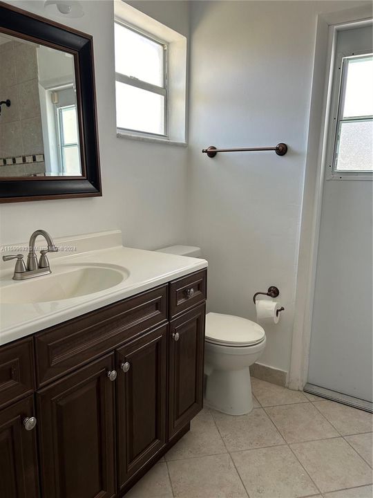 Recently Rented: $4,000 (3 beds, 2 baths, 2134 Square Feet)