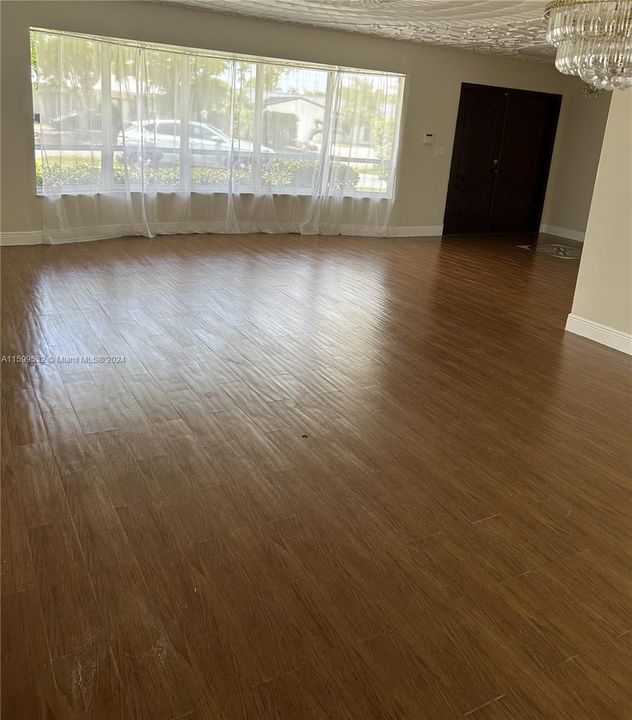 Recently Rented: $4,000 (3 beds, 2 baths, 2134 Square Feet)