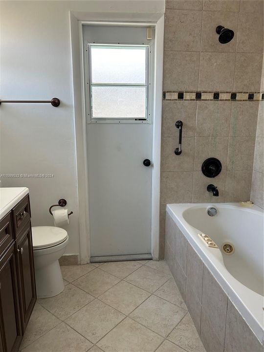 Recently Rented: $4,000 (3 beds, 2 baths, 2134 Square Feet)