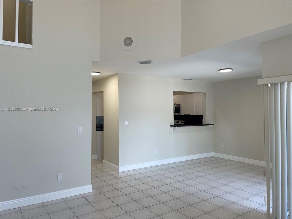 Active With Contract: $2,600 (3 beds, 2 baths, 1572 Square Feet)