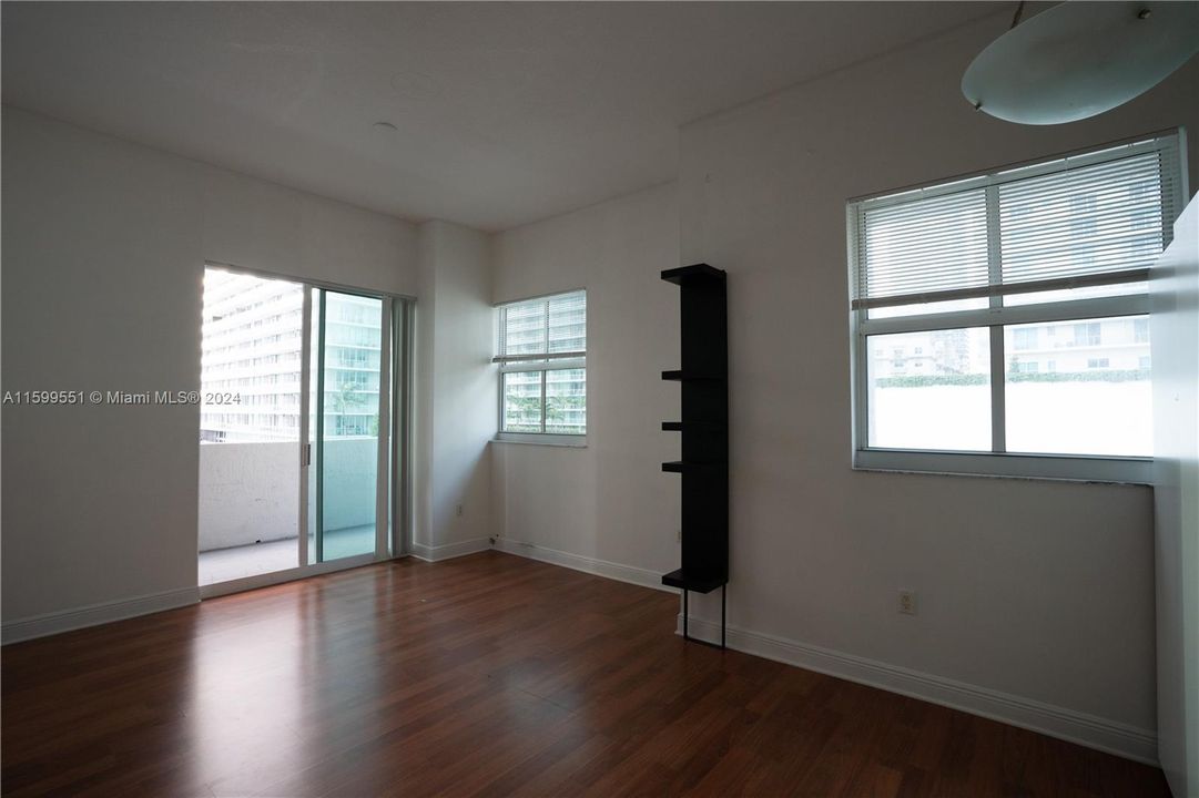 For Sale: $530,000 (2 beds, 2 baths, 1116 Square Feet)