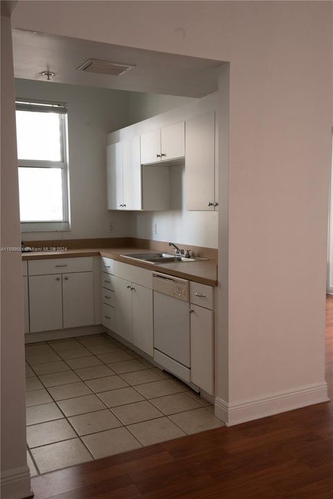 For Sale: $530,000 (2 beds, 2 baths, 1116 Square Feet)