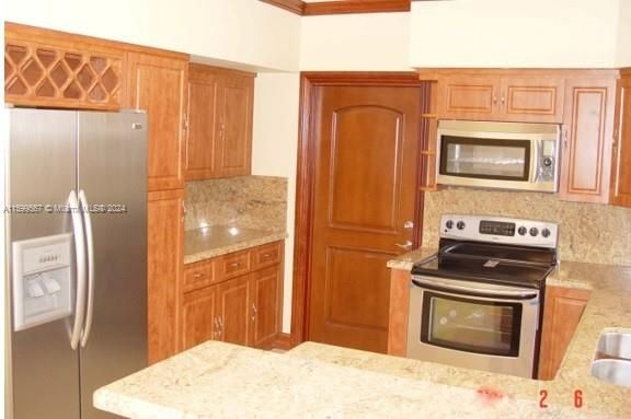 For Rent: $8,850 (3 beds, 2 baths, 1548 Square Feet)