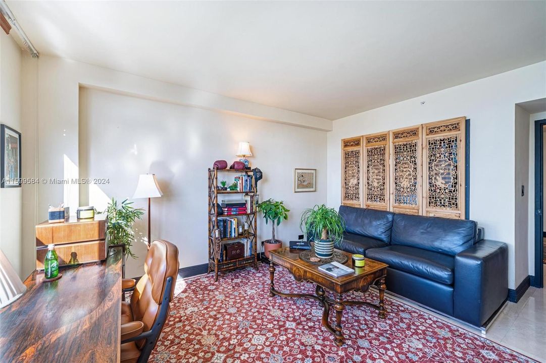 Active With Contract: $5,700 (2 beds, 2 baths, 1239 Square Feet)