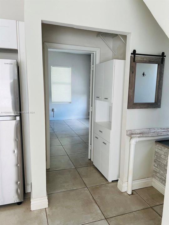 For Rent: $1,700 (1 beds, 1 baths, 435 Square Feet)