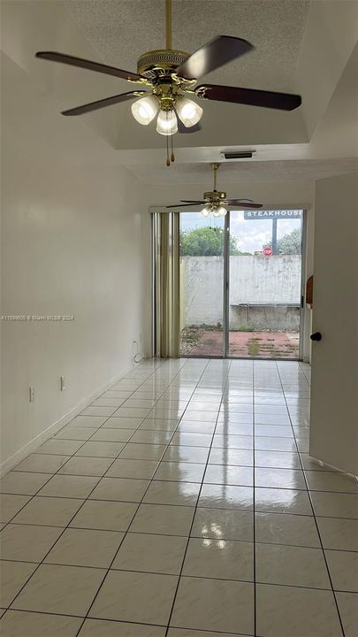 Active With Contract: $2,400 (2 beds, 2 baths, 1120 Square Feet)