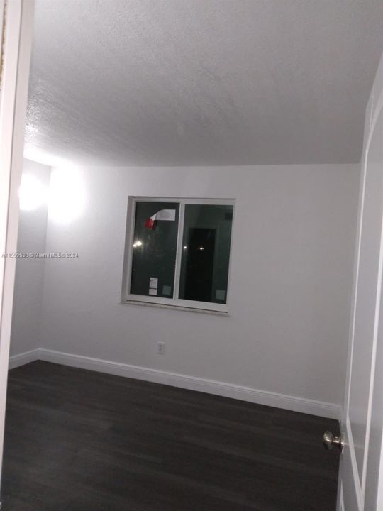 For Rent: $1,950 (2 beds, 1 baths, 1075 Square Feet)