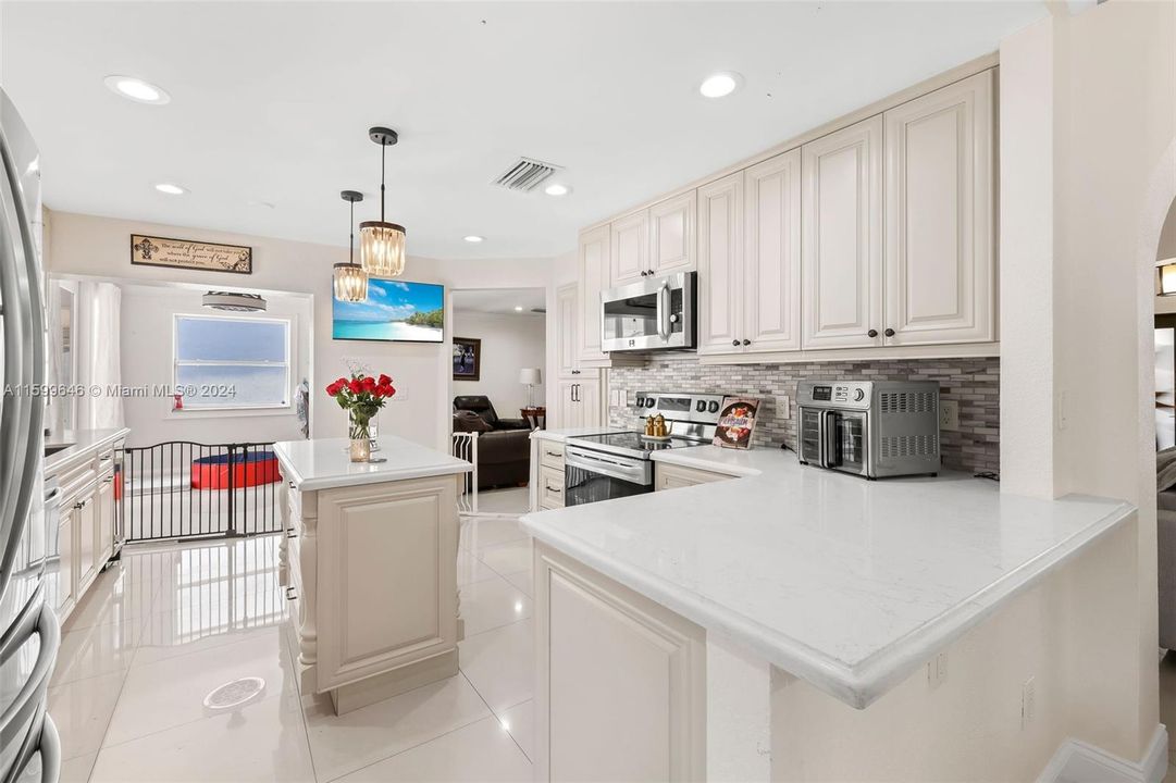 Active With Contract: $700,000 (4 beds, 3 baths, 2250 Square Feet)