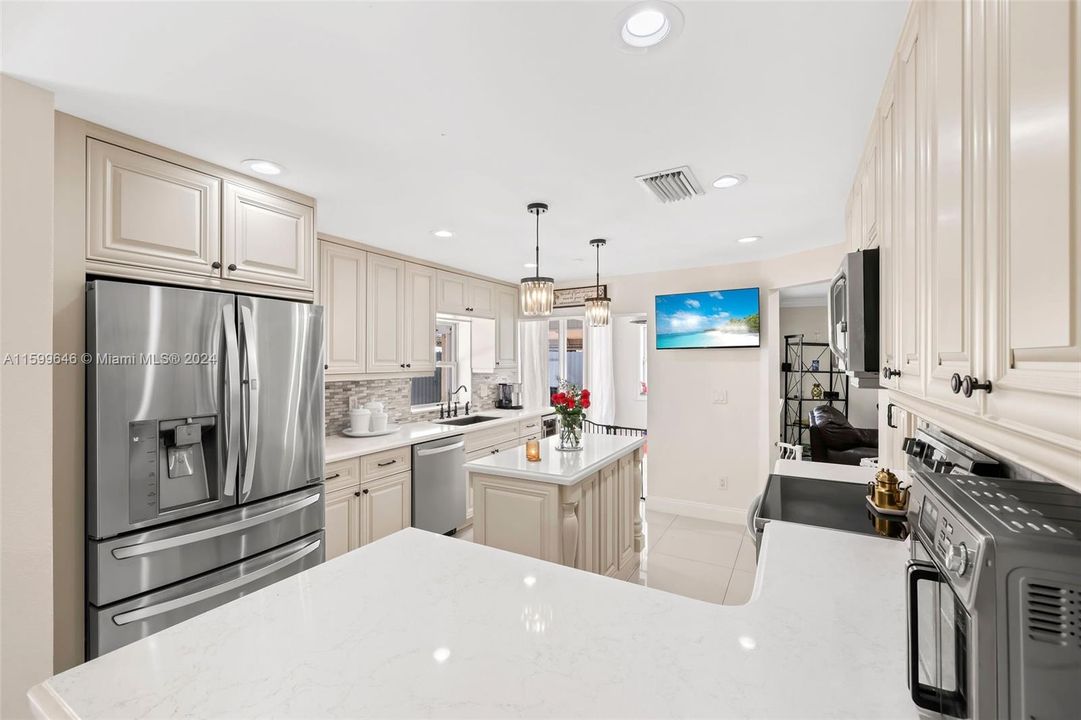 Active With Contract: $700,000 (4 beds, 3 baths, 2250 Square Feet)