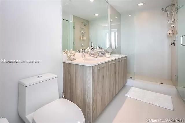 Recently Rented: $3,700 (1 beds, 1 baths, 759 Square Feet)