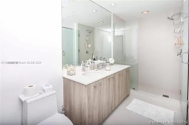 Recently Rented: $3,700 (1 beds, 1 baths, 759 Square Feet)