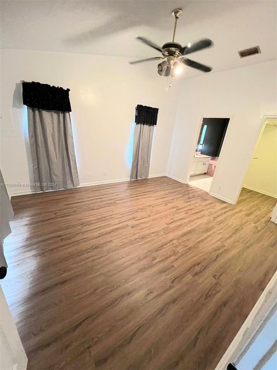 For Rent: $4,300 (3 beds, 2 baths, 1599 Square Feet)