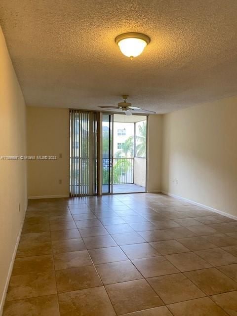 Recently Rented: $1,950 (1 beds, 1 baths, 810 Square Feet)